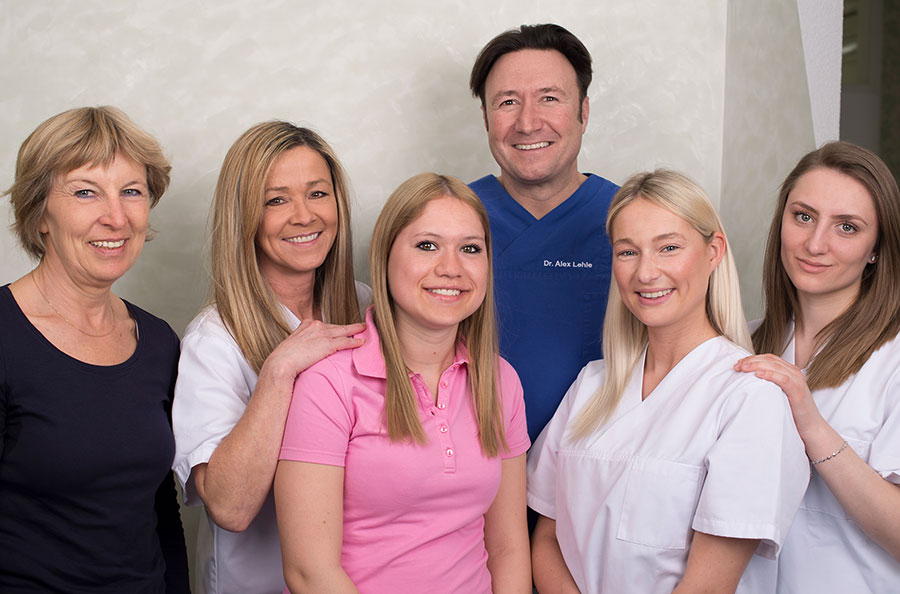Das Praxisteam von Zahnarzt Dr. Lehle in Filderstadt
